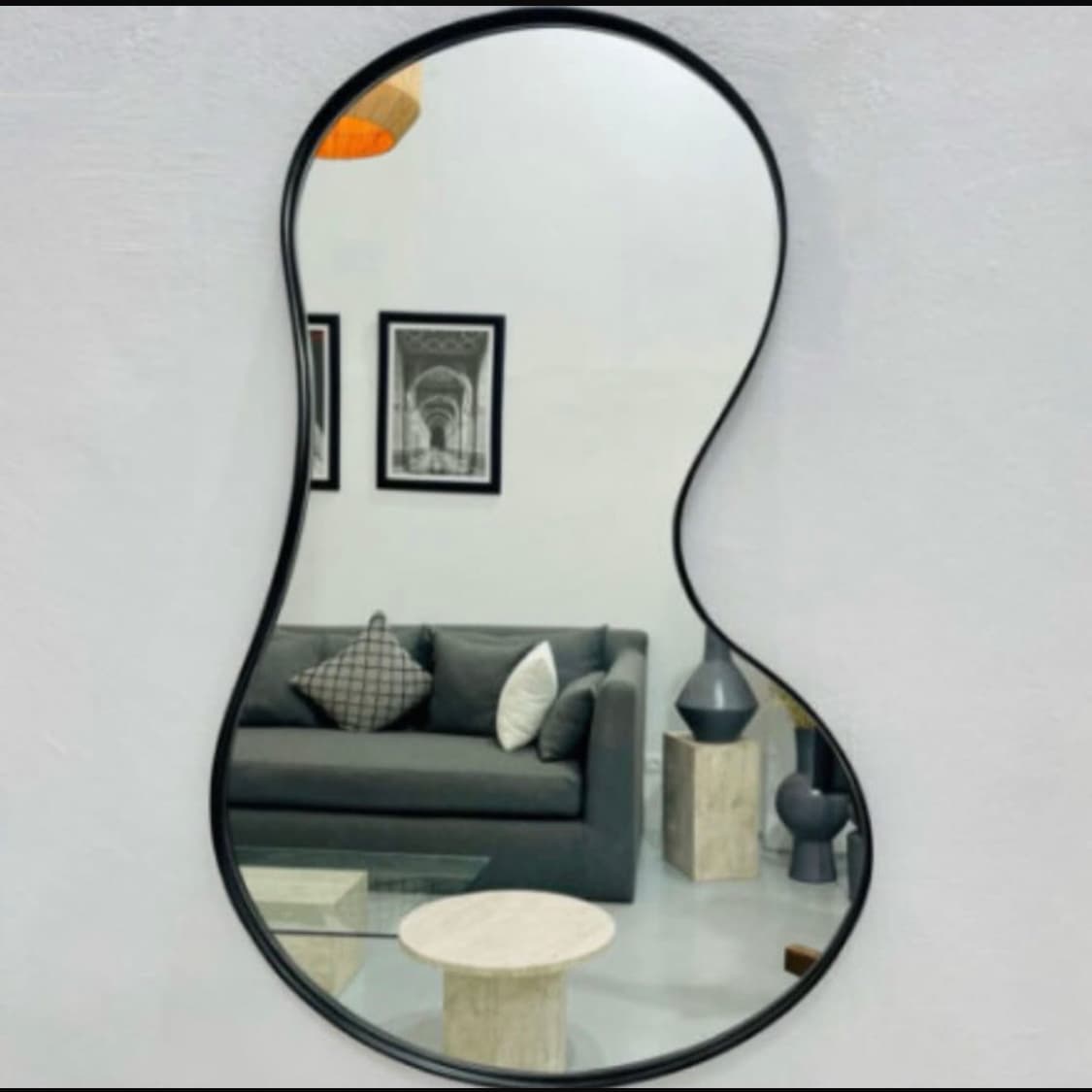 Miroir mural design forme organique - Cadre en fer noir